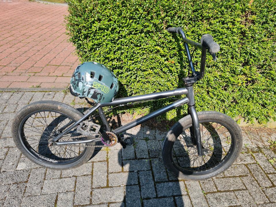 BMX KHE Bikes Parano Garage  20 Zoll mit Helm in Datteln