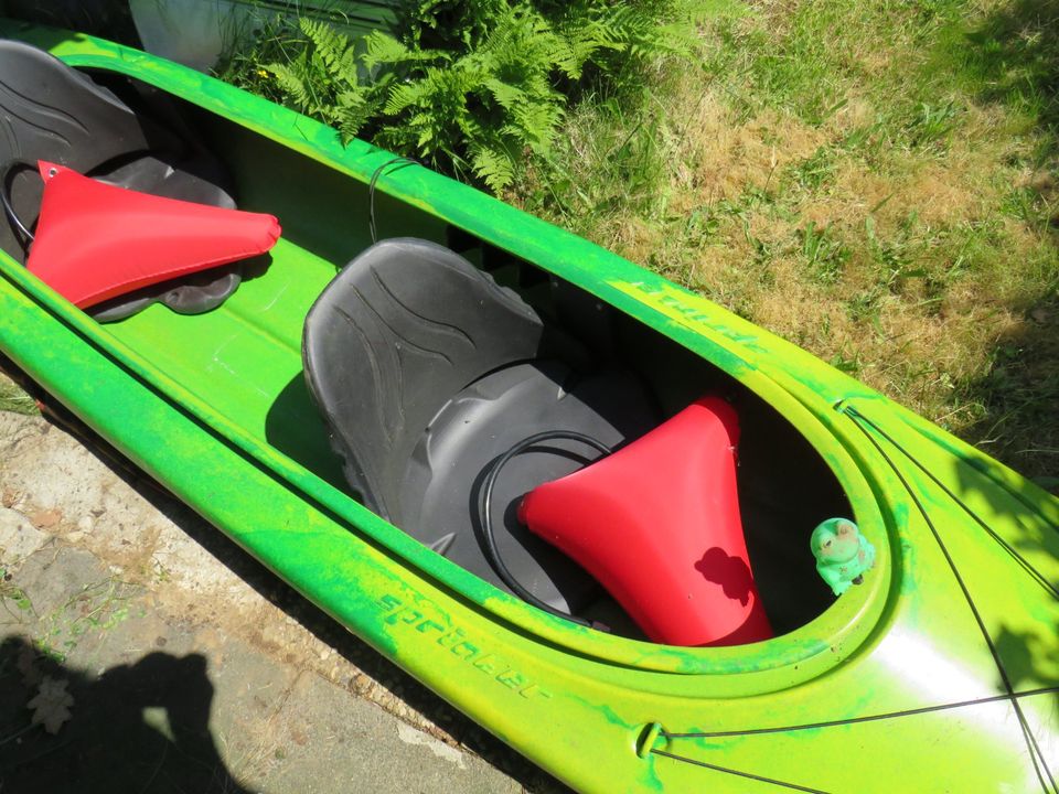 Sprinter Zweier Kanu Kajak grün incl.Paddel,Schwimmkörper,Motor in Nideggen / Düren