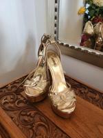 Plateau High Heels in Gold Niedersachsen - Lüneburg Vorschau
