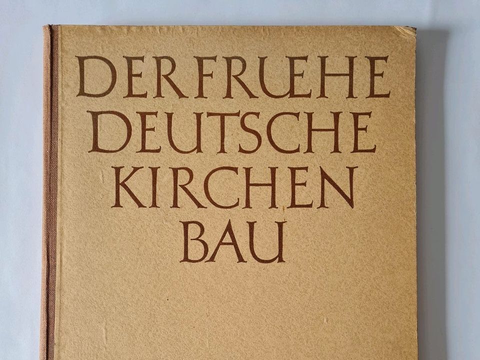 Deutscher Kirchenbau antikes Buch Architektur in Neuhausen