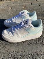 Adidas Sneaker Gr. 39,5 Hessen - Usingen Vorschau