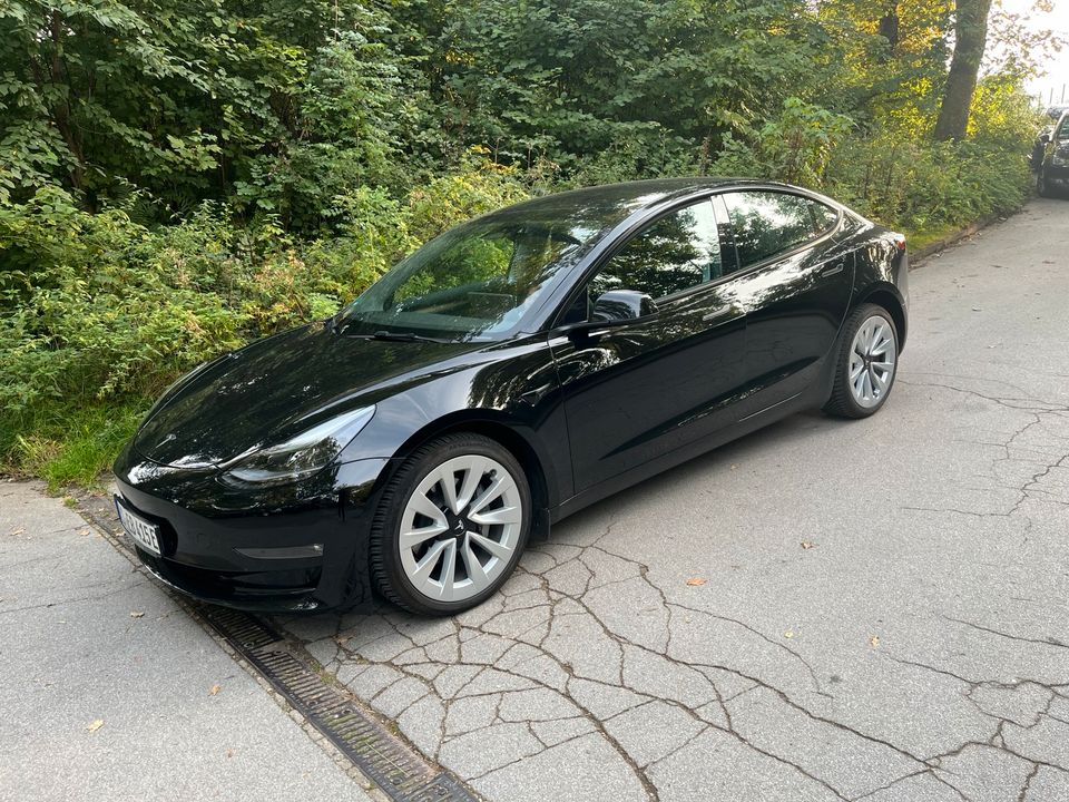 Tesla Model 3 LR in Remscheid