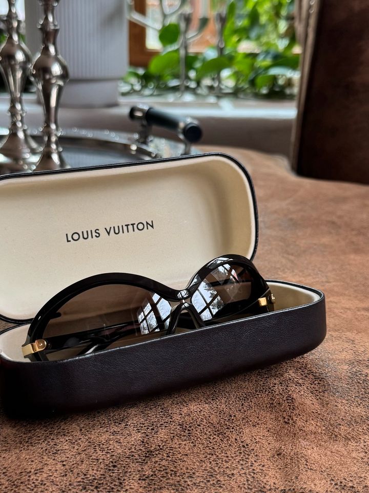 Louis Vuitton Soft Cat Eye Sonnenbrille inkl. Hartschale- / Etui in Wernberg-Köblitz