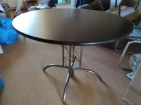 Tisch schwarz 100 cm Durchm. mit Metallfuß - neuwertig Niedersachsen - Kührstedt Vorschau
