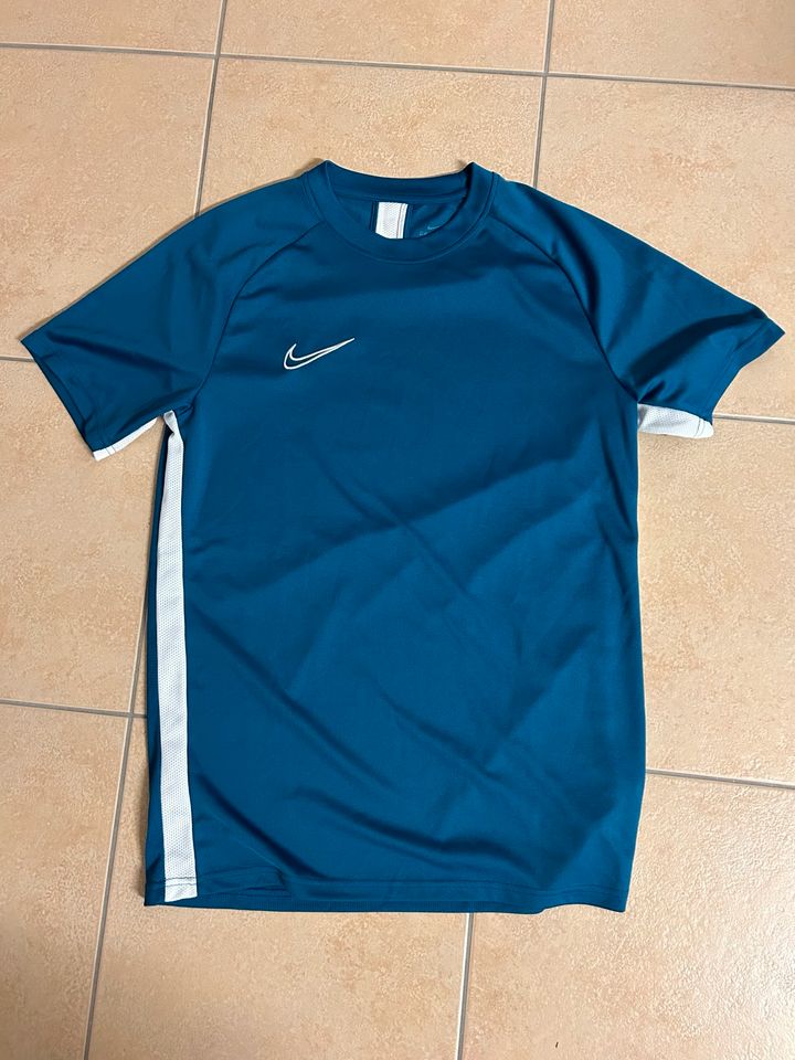 Nike Dri-Fit Shirt in Pfarrkirchen