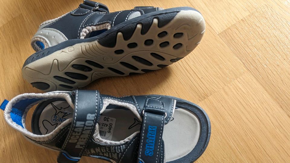 Adidas Turnschuhe 30 Sandale NEU in Lugau