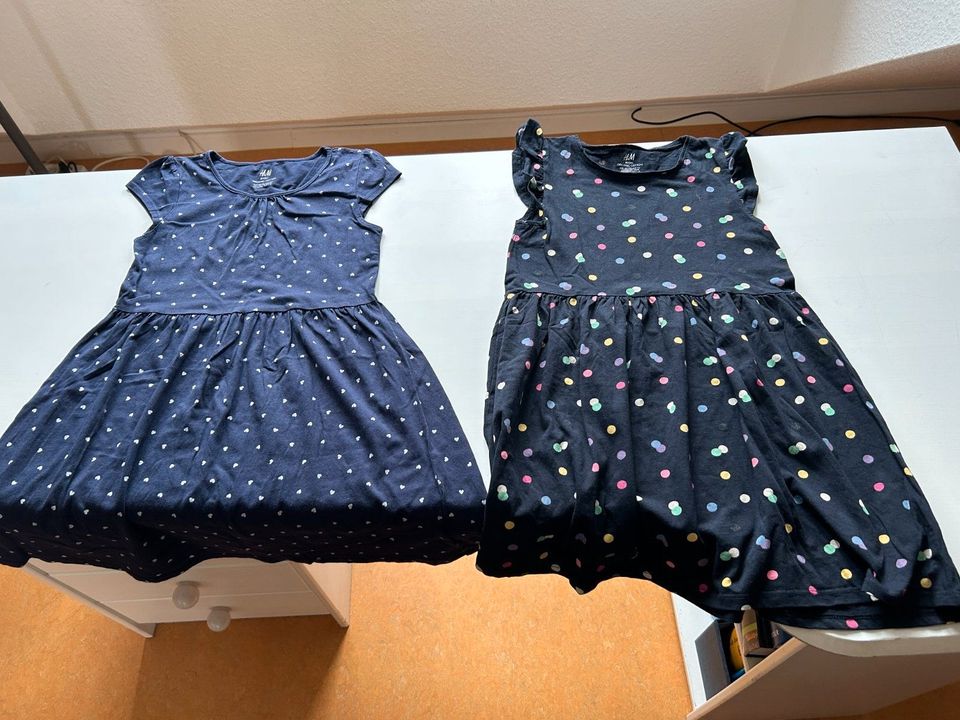 2 x H&M Basic Mädchen Sommerkleid 134 / 140 – dunkelblau in Frankfurt am Main