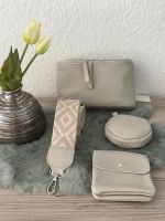 Crossbody Tasche in grau  mit Stoffgurt  Portmonee und Anhänger Essen - Steele Vorschau