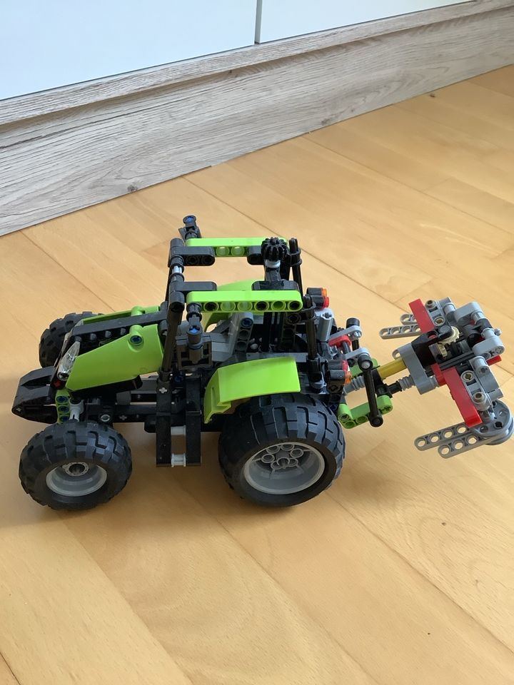 Lego Technik fendt Traktor mit schwader in Ravensburg