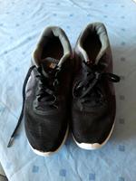 Nike Turnschuhe schwarz Gr. 40 Bayern - Volkach Vorschau
