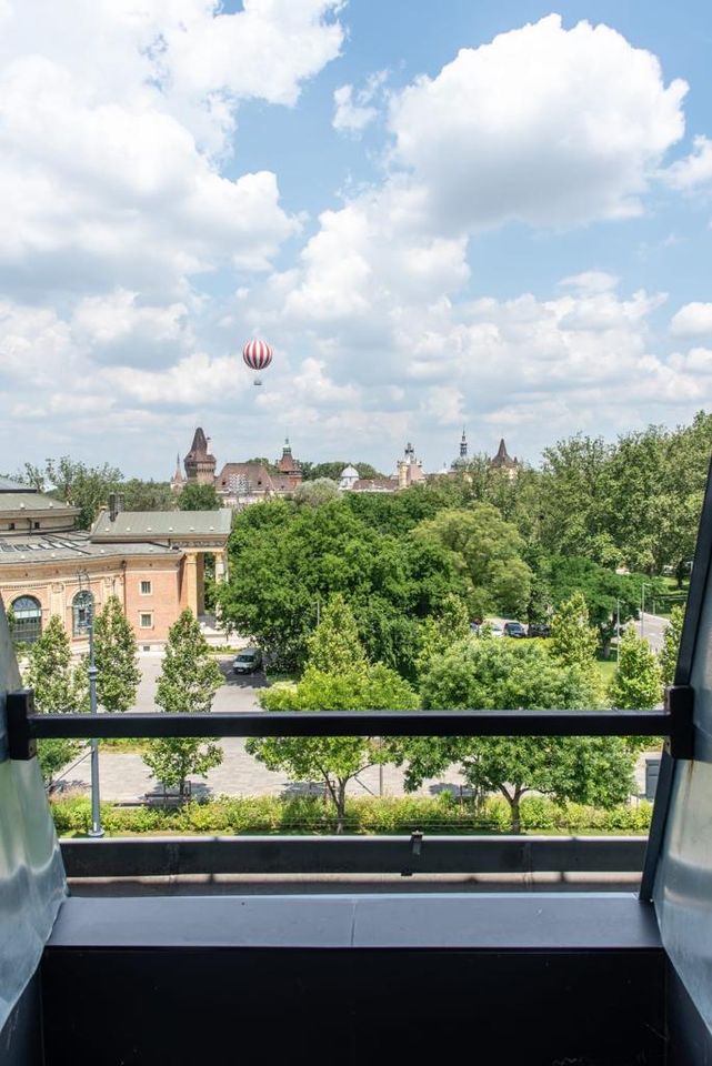 Möblierte Luxuswohnung in Budapester Toplage am Heldenplatz in Grünwald