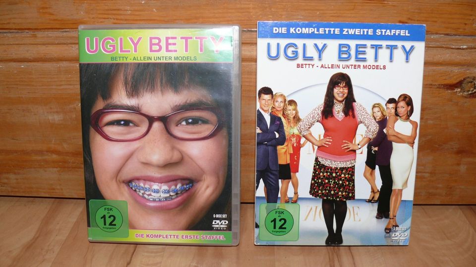 UGLY BETTY - BETTY ALLEIN UNTER MODELS: Staffeln: 1 + 2, DEUTSCH in Halle