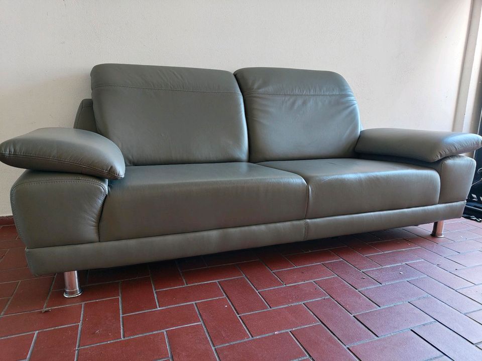 Couch Sofa Zweisitzer in Wilhelmshaven