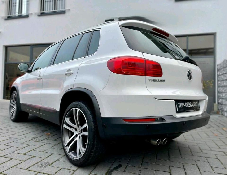 Volkswagen Tiguan Sport & Style 4Motion Pano/Kamera in Düren