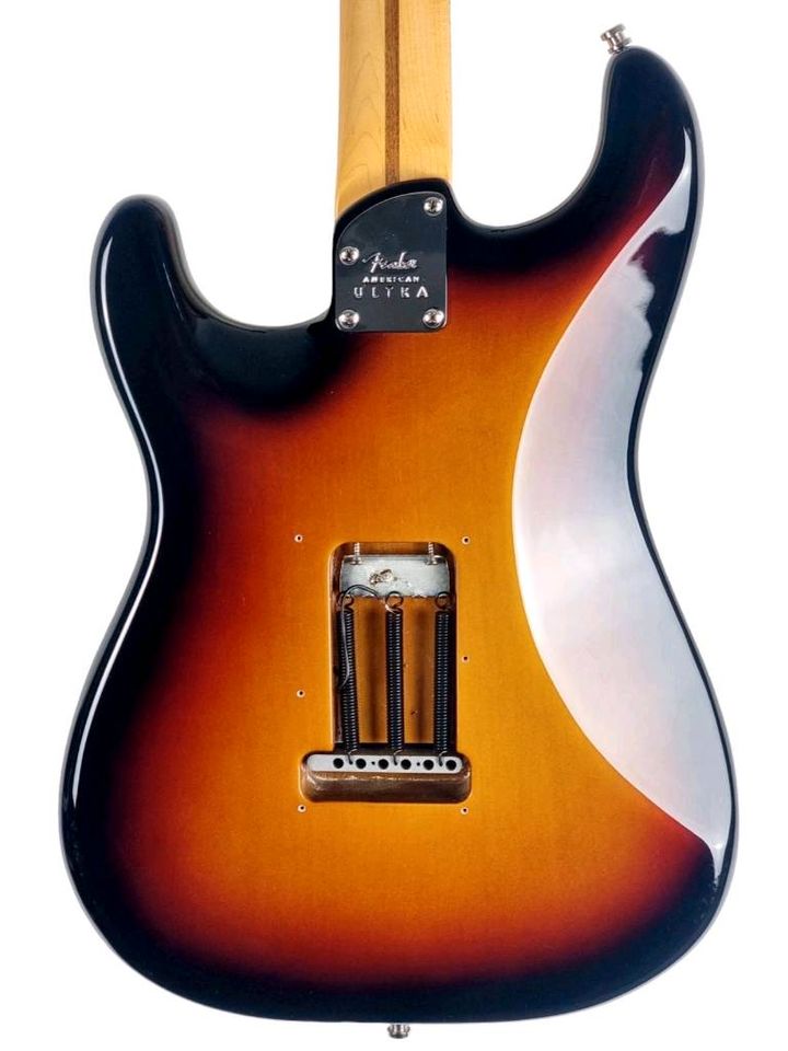 2023 Fender American Ultra Stratocaster MN HSS UB Sunburst USA in Linsengericht