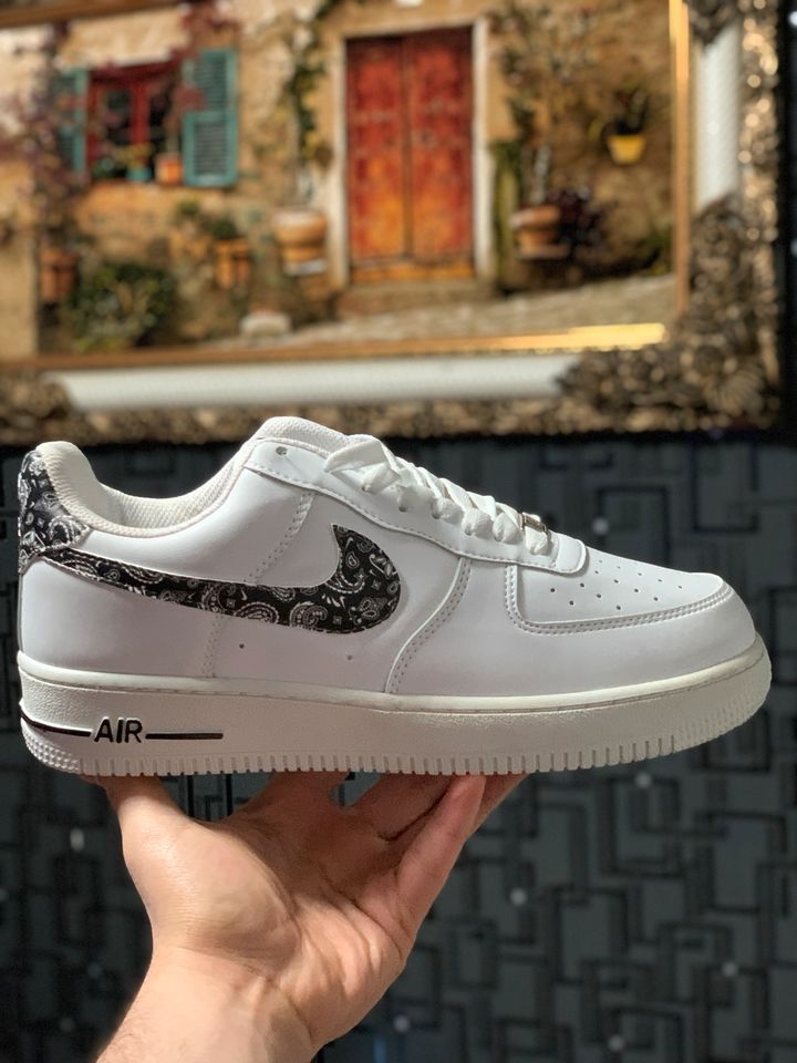 Air Force 1 Essentials Black Paisley in Jena