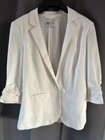 Blazer Damen weiß mit Schulterpolster Gr. M **NEU** Nordrhein-Westfalen - Meerbusch Vorschau