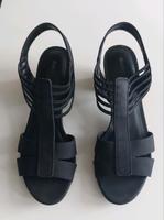 Sandalette mit schönen Details Hessen - Bensheim Vorschau
