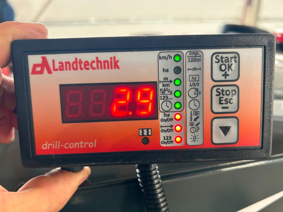 Universalstreuer-Zwischenfruchtsämaschine Drill 200-Pneumatisch-Sämaschine- in Simbach