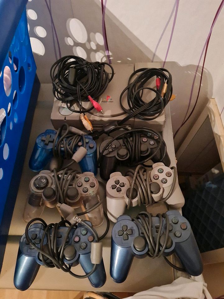 Play Station mit Zubehör in Bottrop