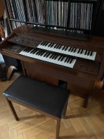 altes Yamaha E Klavier + Holzhocker Berlin - Grunewald Vorschau