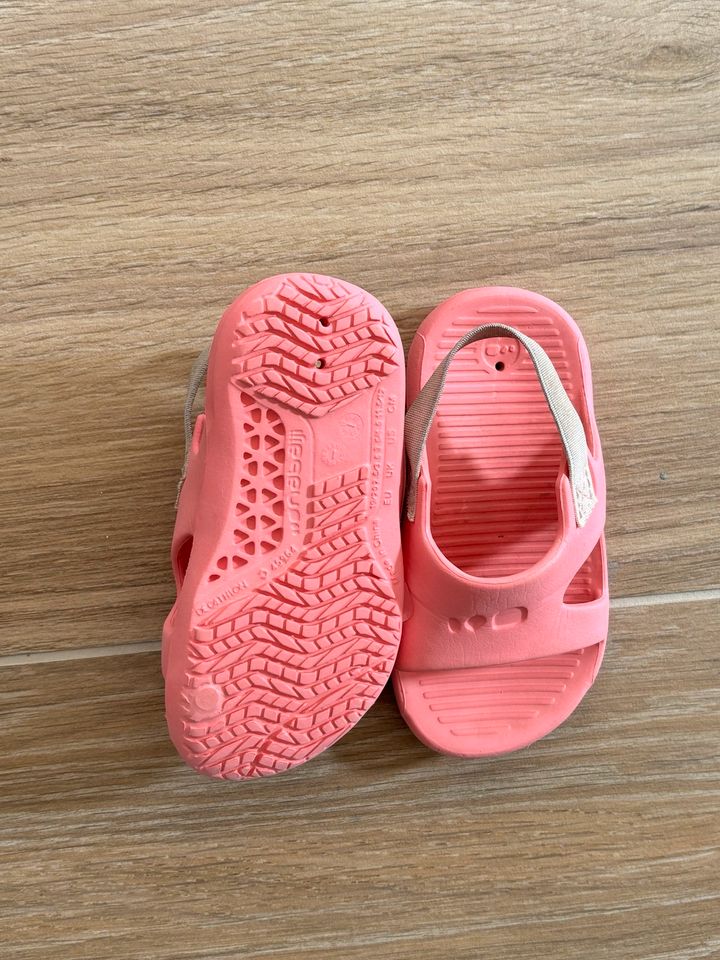 Badeschuhe Badesandale Kinder Größe 19/20 in Berlin