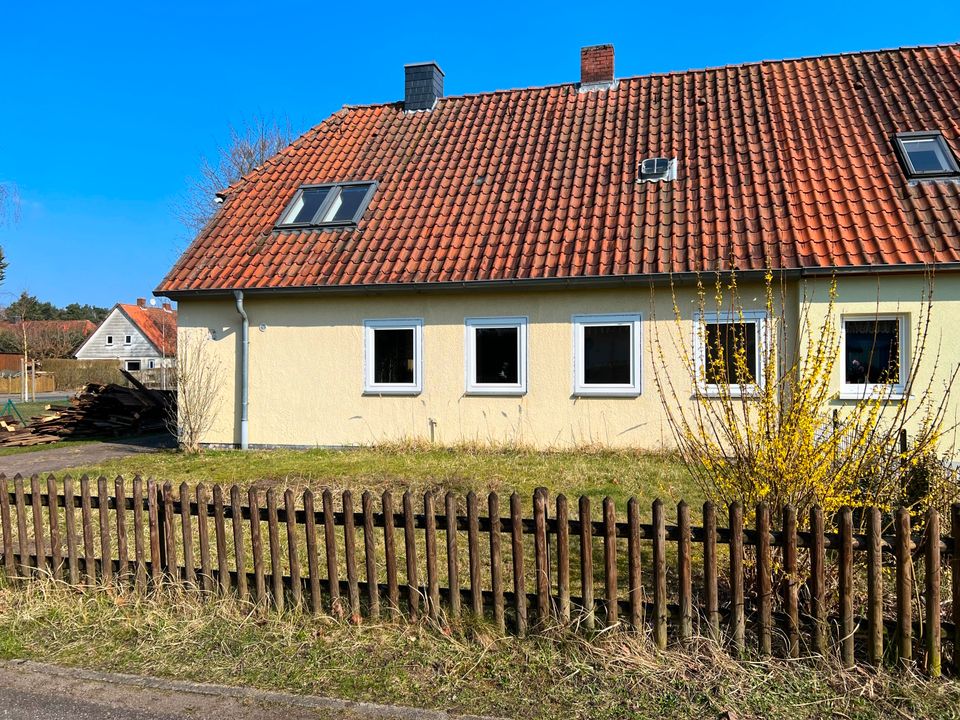 Doppelhaushälfte mit großem Grundstück in Faßberg