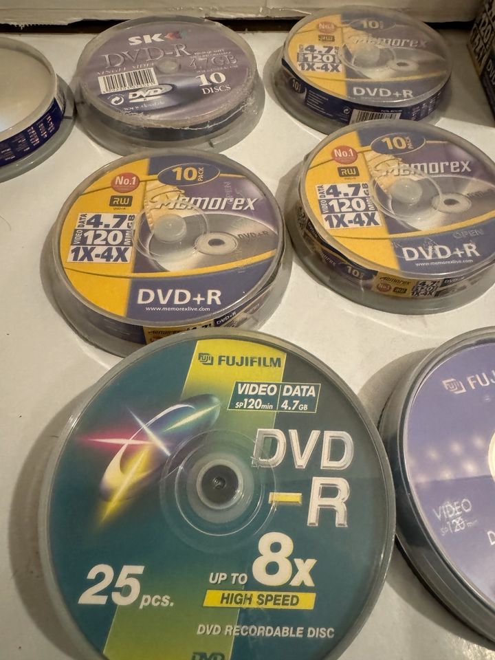 Mehr als 100 Stück DVD-R Rohlinge in Zell am Harmersbach