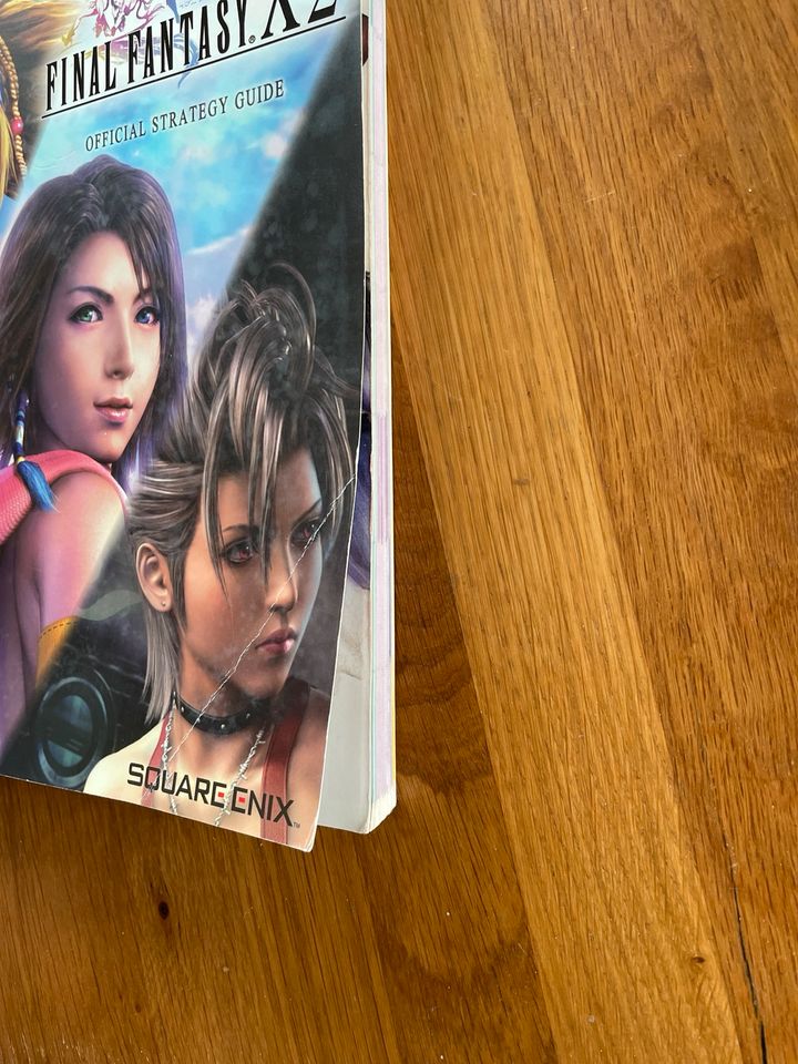 Final Fantasy X-2 (10-2) Official Strategy Guide (Lösungsbuch) in Hamburg