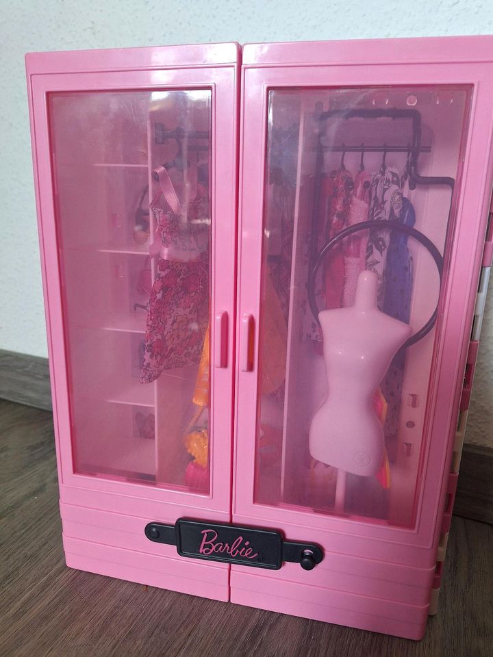 Barbie Kleiderschrank, Mattel in Oberhausen