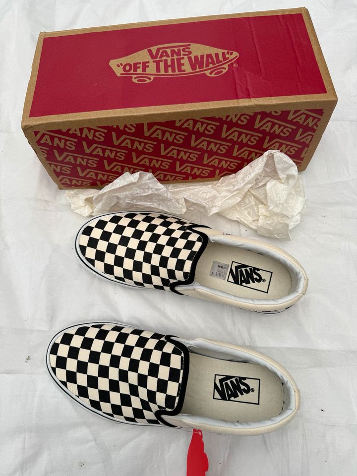 Sneakers VANS Asher Checkers Gr 9 = 39, Neu in Trulben