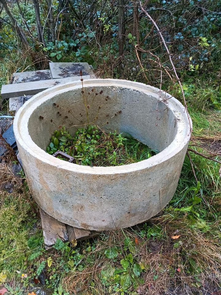 Kanalschachtringe DN 1000 mit Steigeisen in Radevormwald