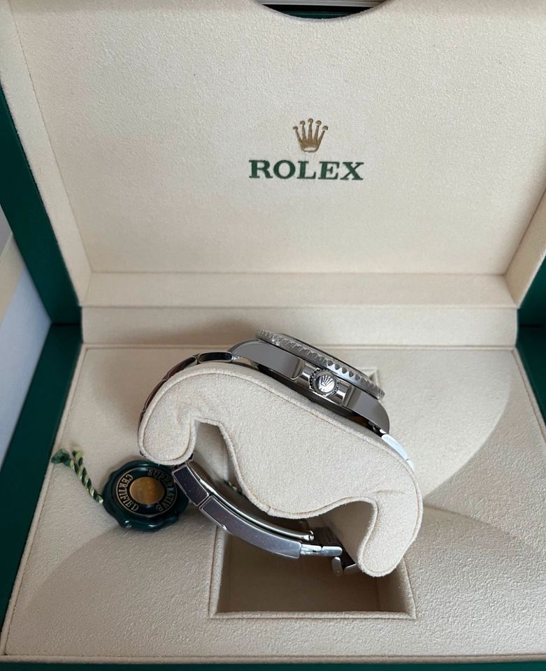 Rolex Sea Dweller MK I Ref. 126600 verklebte Sammleruhr in Wernau