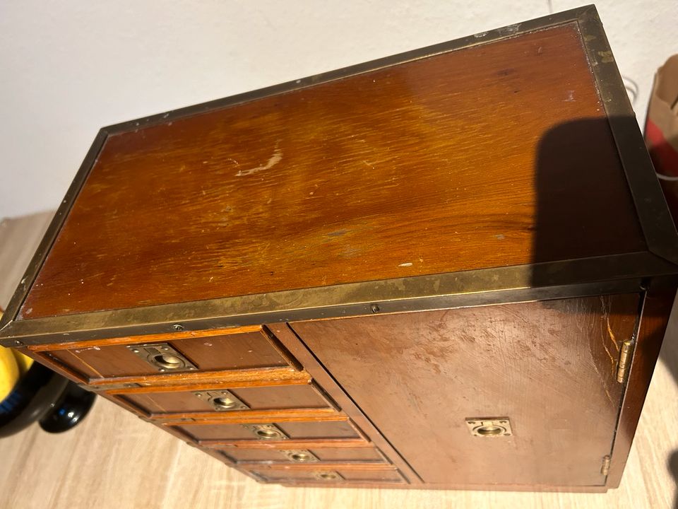 Vintage Massiv Holz Schränke in Groß-Zimmern