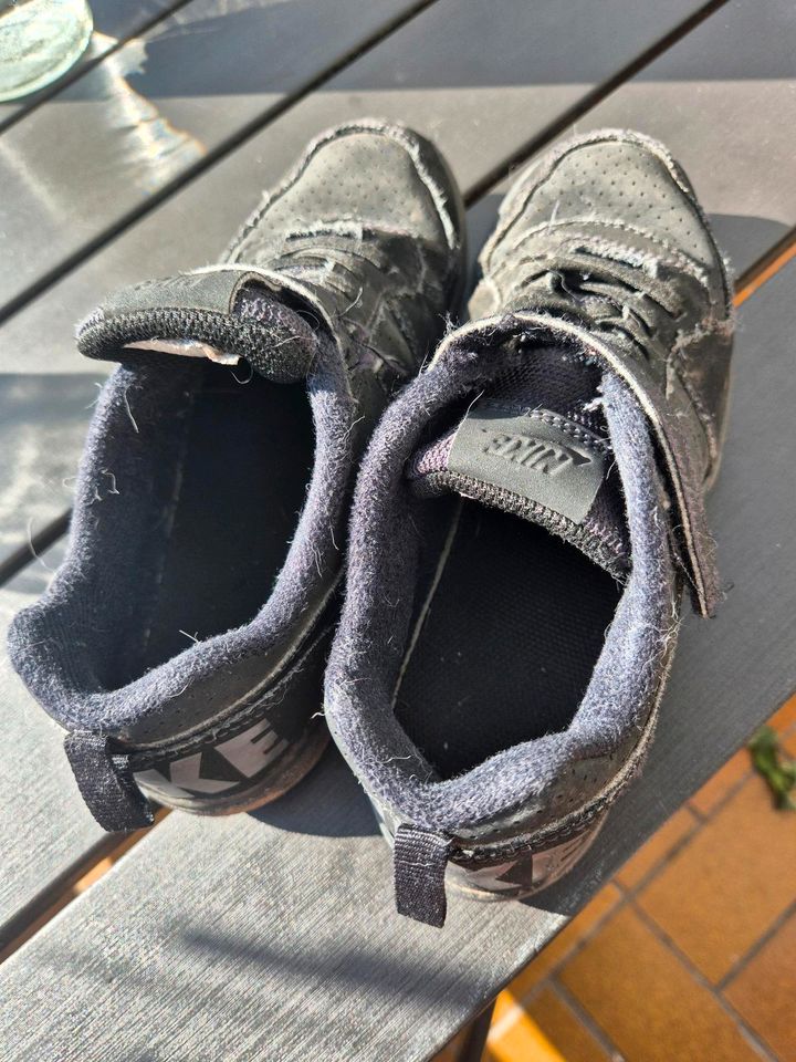Gebrauchte Nike Schuhe in Idar-Oberstein