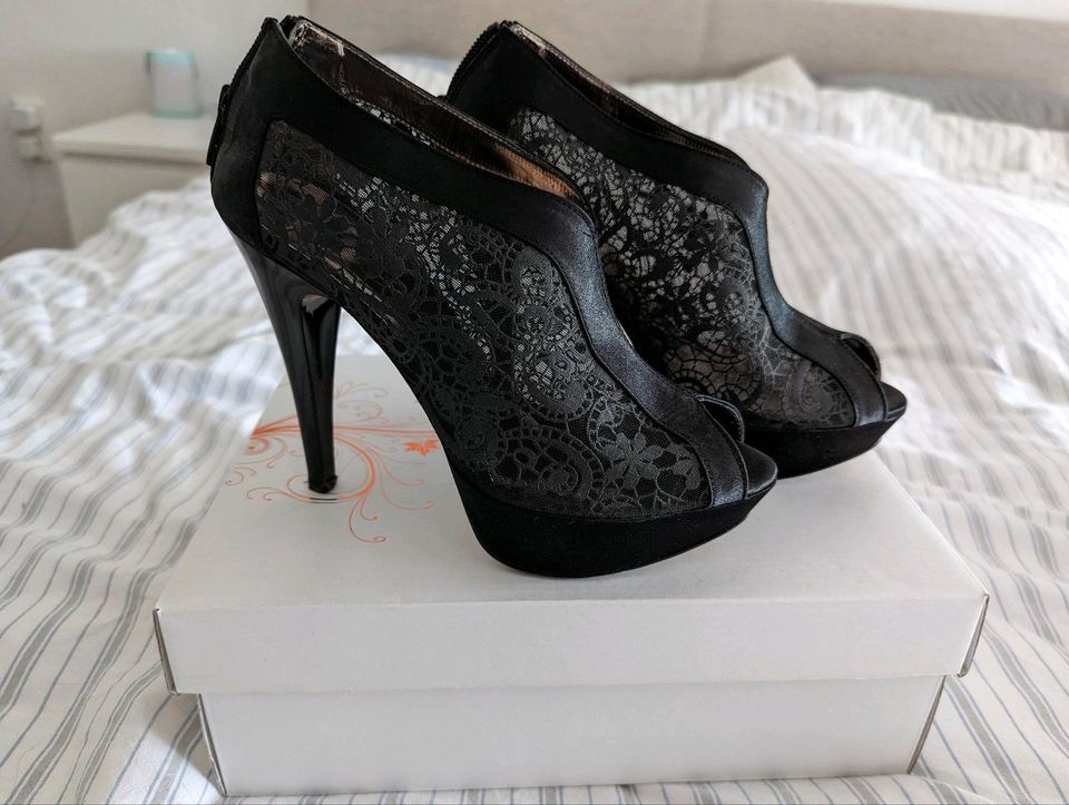 High Heels Peeptoe Gr. 37 schwarz in Ibbenbüren