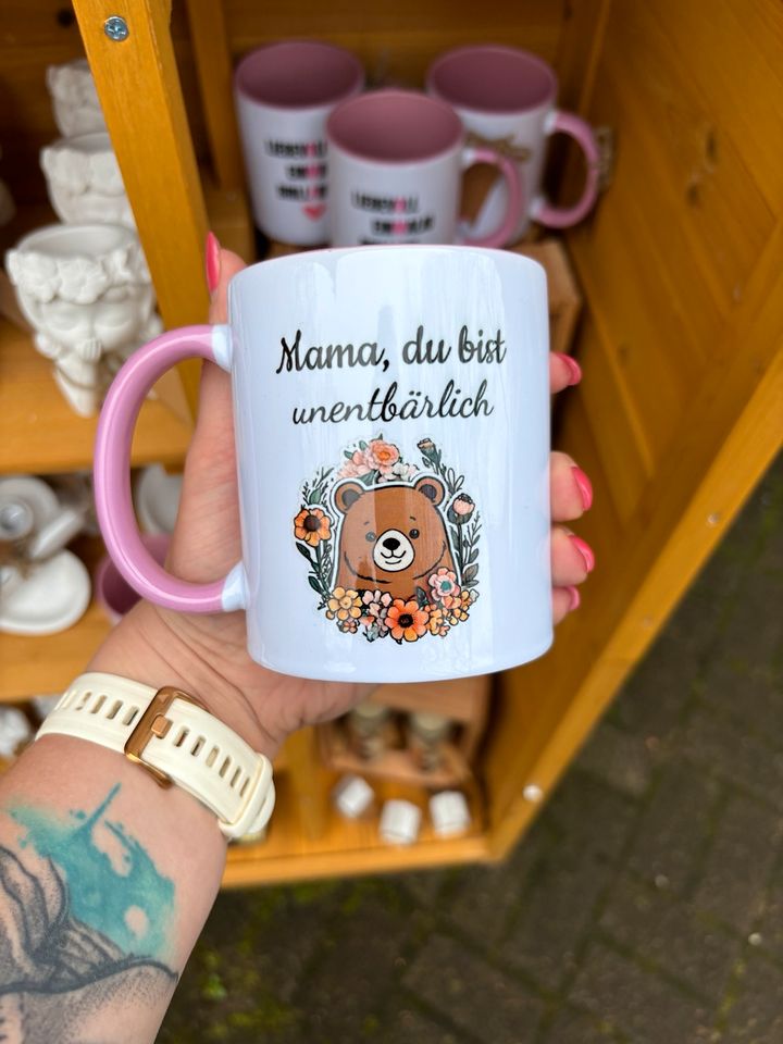 Tasse unentbehrlich Mama Muttertag Geschenk Kaffeetasse in Jübek