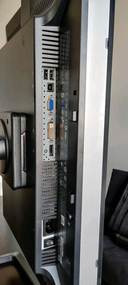 HP ZR 24W Monitor in München