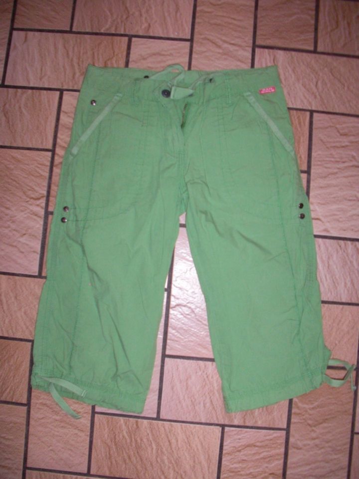 Caprihose Bermuda Shorts gr. 122 kurze Hose Mädchen in Negenborn