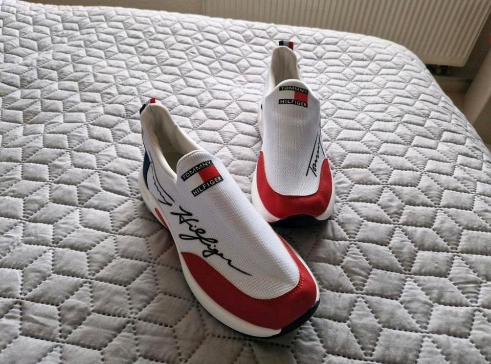 Tommy Hilfiger Sneaker Gr. 38 in Eberswalde