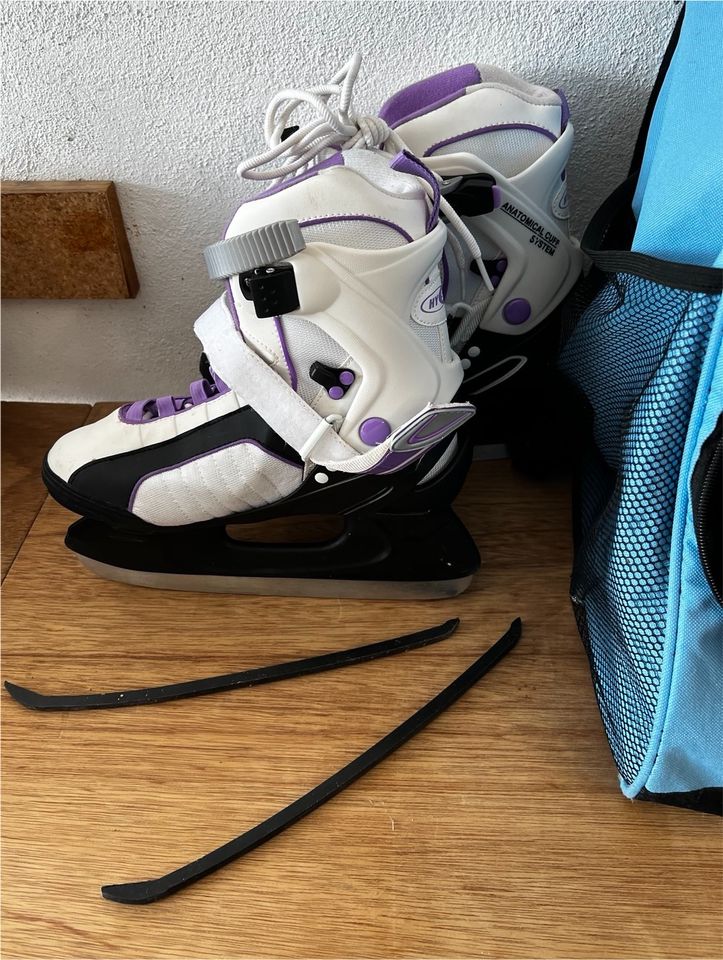 Schlittschuhe mit Schuhtasche Gr. 39 in Oerlenbach