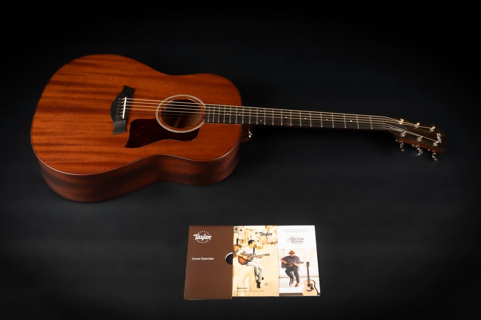 2021 Taylor AD27 + LR Baggs Lyric Pickup Vollmassiv USA AeroCase in Niebüll