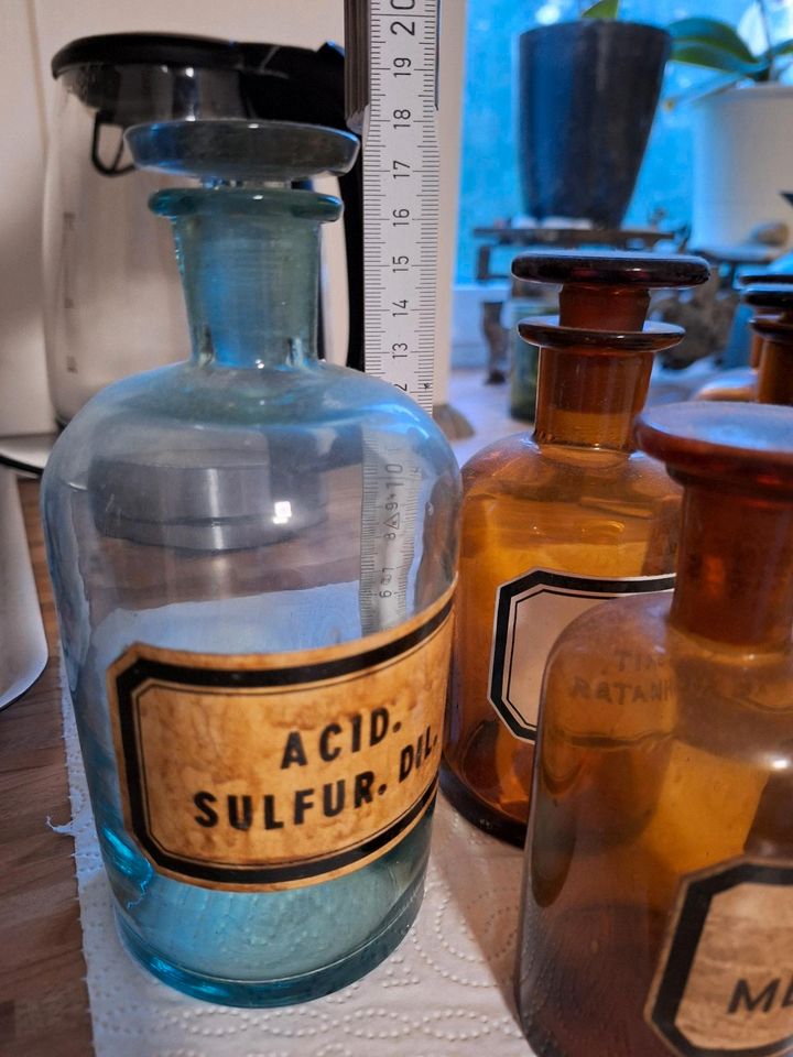 8 antike Apothekerflaschen aus Glas in Thedinghausen