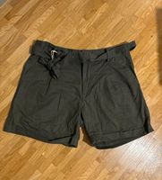 Kurze Hose dunkelgrün S Sinsay 100% Baumwolle Frankfurt am Main - Bockenheim Vorschau