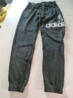 1 schwarze adidas Jogginghose, Gr.M, weißer Schriftzug ,70% BW Kr. München - Brunnthal Vorschau