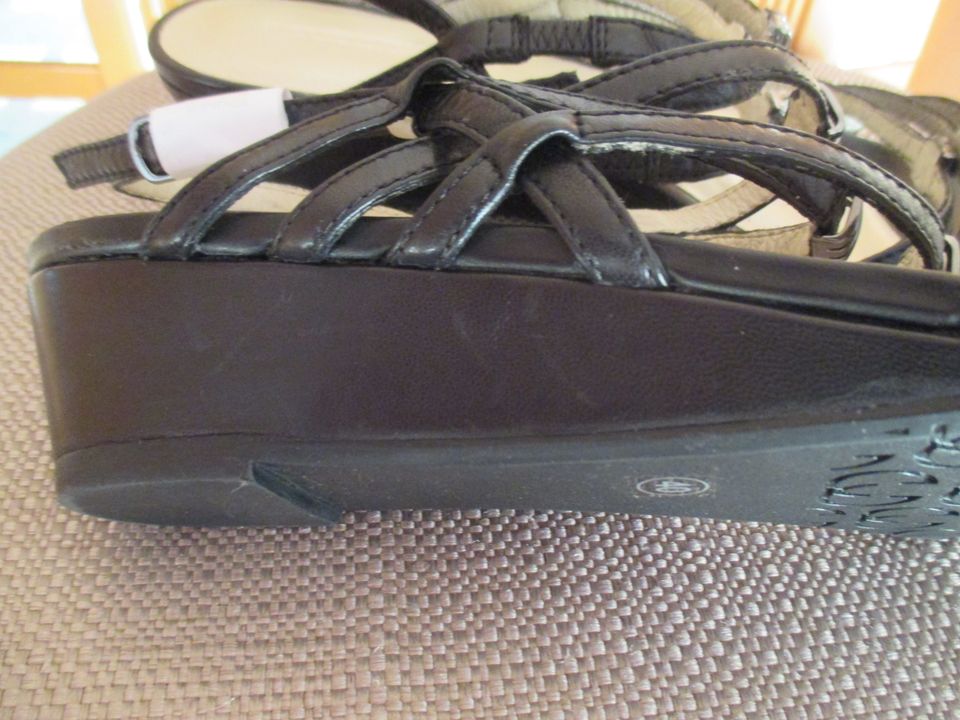 Gerry Weber Sandalen Keilabsatz Riemchen Leder Größe 40 NEU in Lemgo