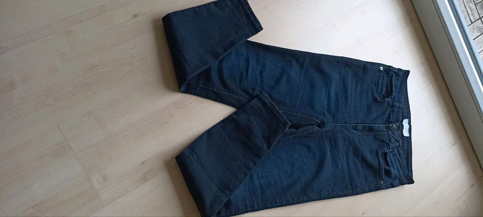 Jeans Bershka Größe 36 in Landshut