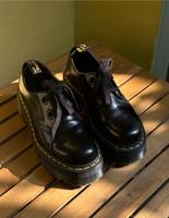 Dr. Martens Glattleder Halbschuhe Plattform Größe 39 — NEUWERTIG Bielefeld - Bielefeld (Innenstadt) Vorschau