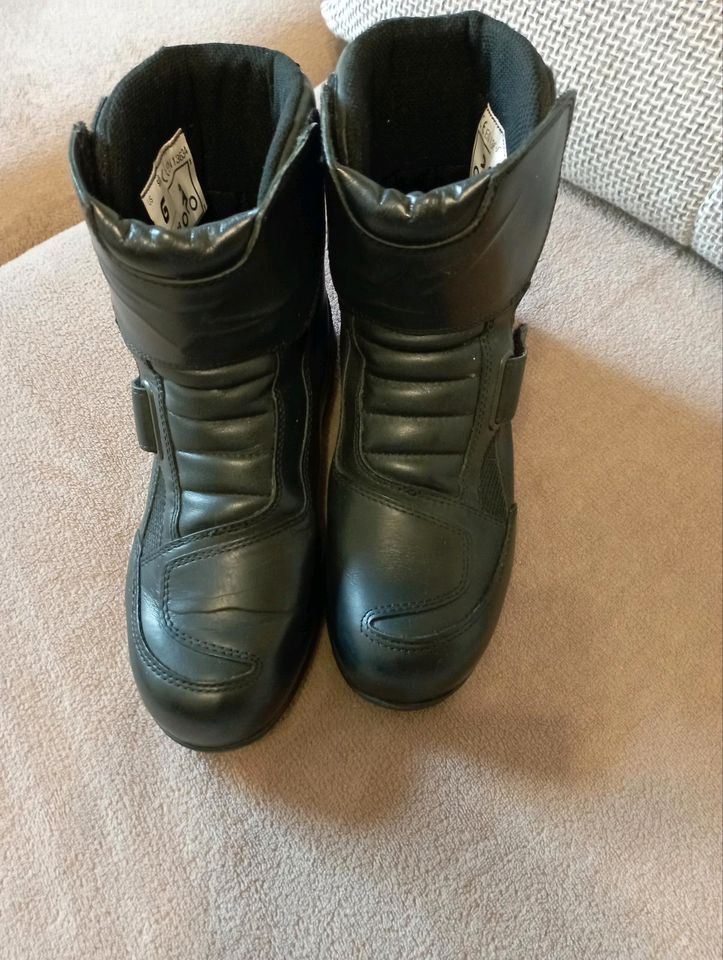 Motorradstiefel NEU schwarz Größe 38 in Schwalbach