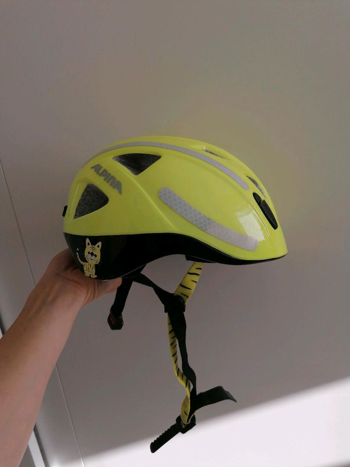 Helm Kind "Alpina Ximo Flash" neongelb in Kiel